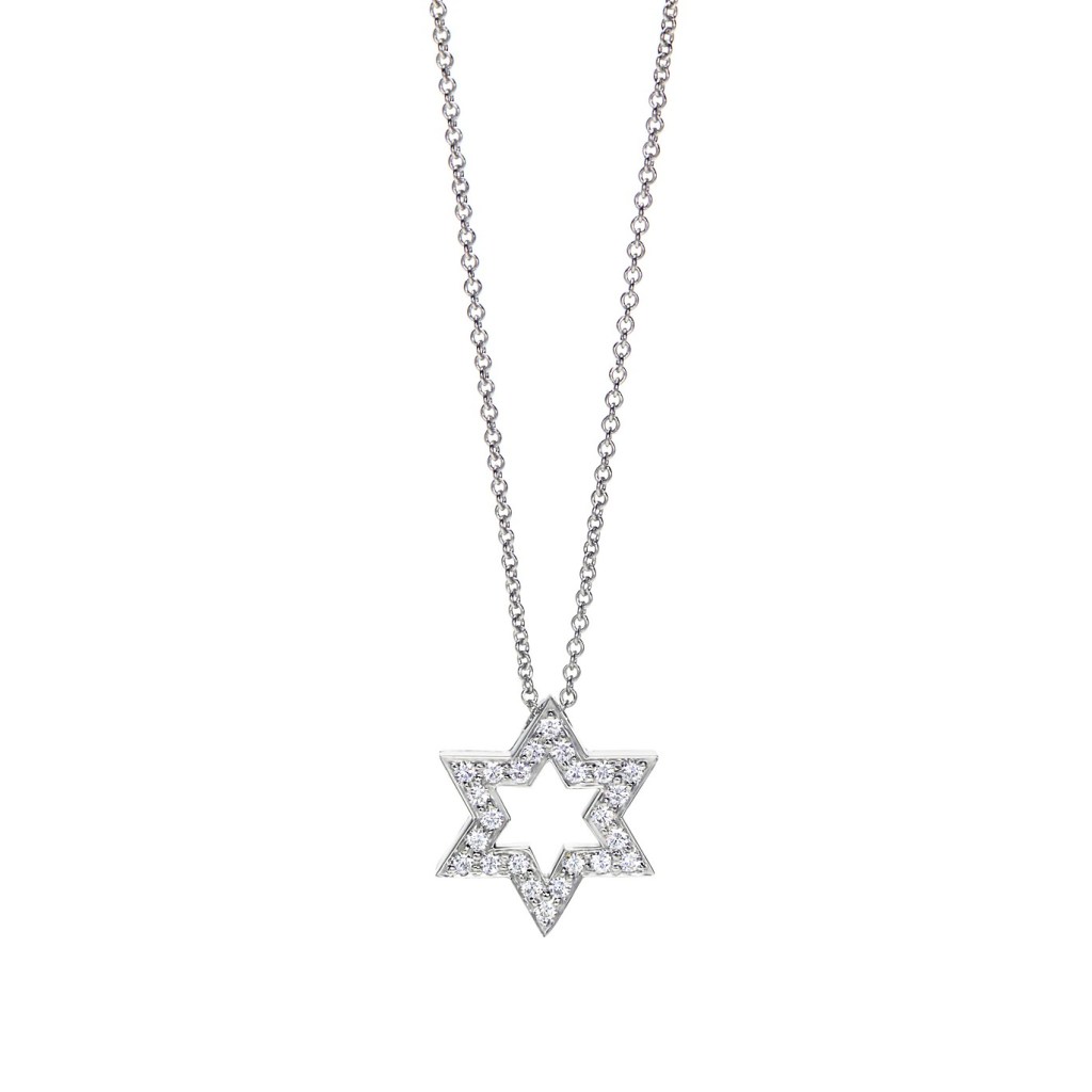 Platinum made Star of David necklace set with white diamonds